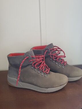 Timberland Hiking-Style Boots with Corded Red Laces Women's Size 7.5